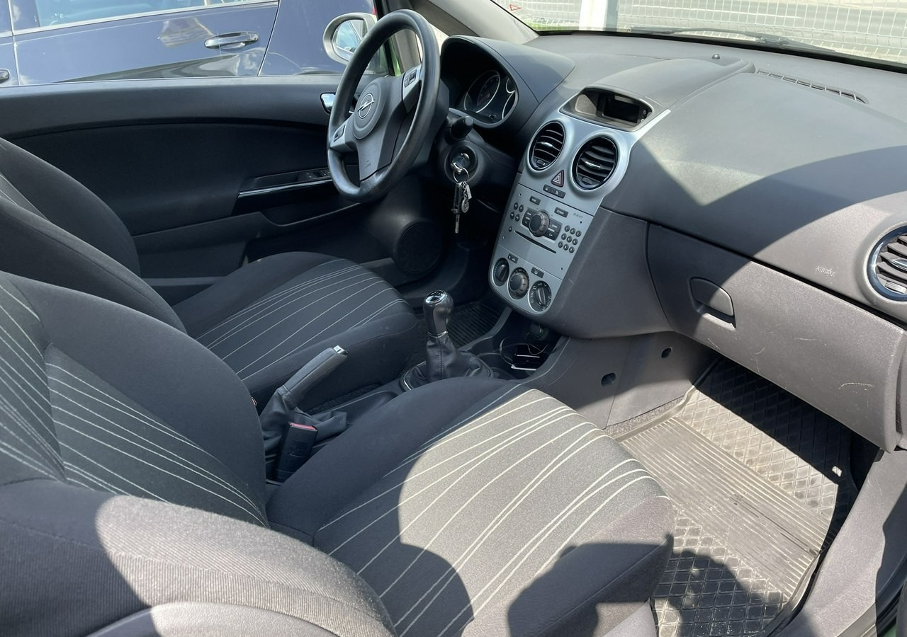 هاتشباك Opel Corsa D Opel Corsa 1,2-16V Klima Salon PL Bagażnik na Rowery Model 2010: صور 19