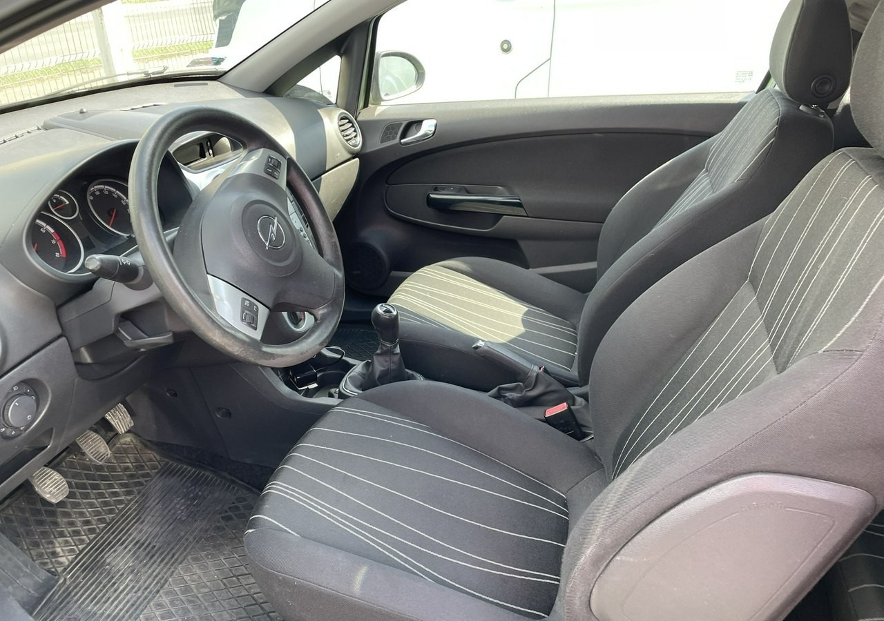 هاتشباك Opel Corsa D Opel Corsa 1,2-16V Klima Salon PL Bagażnik na Rowery Model 2010: صور 17