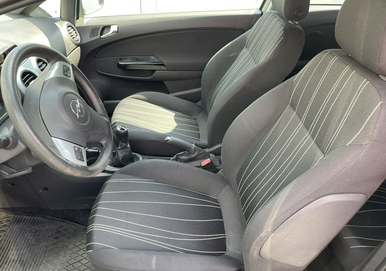 هاتشباك Opel Corsa D Opel Corsa 1,2-16V Klima Salon PL Bagażnik na Rowery Model 2010: صور 16