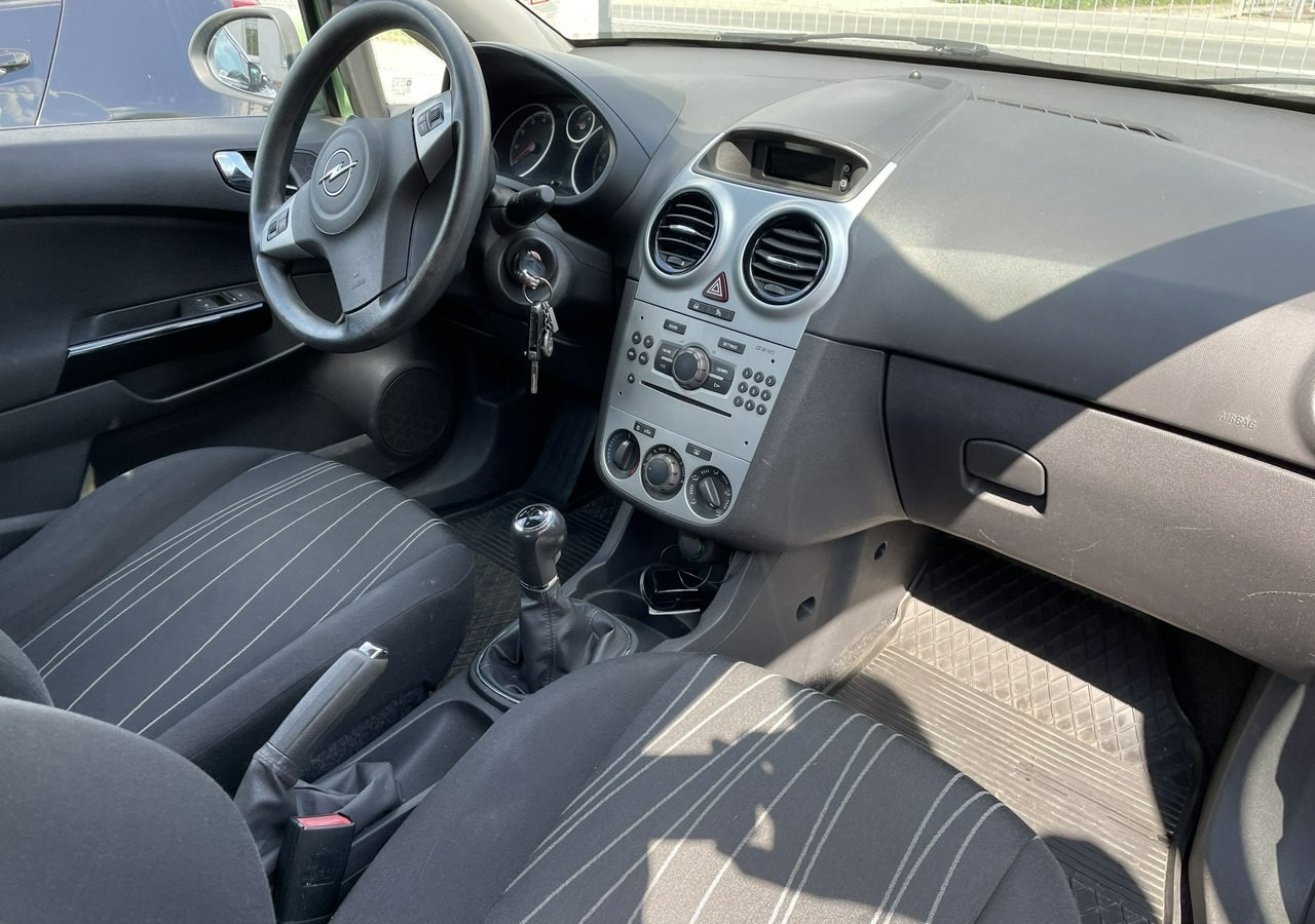 هاتشباك Opel Corsa D Opel Corsa 1,2-16V Klima Salon PL Bagażnik na Rowery Model 2010: صور 18