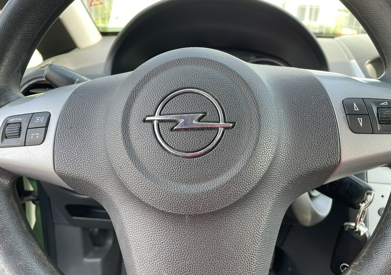 هاتشباك Opel Corsa D Opel Corsa 1,2-16V Klima Salon PL Bagażnik na Rowery Model 2010: صور 14
