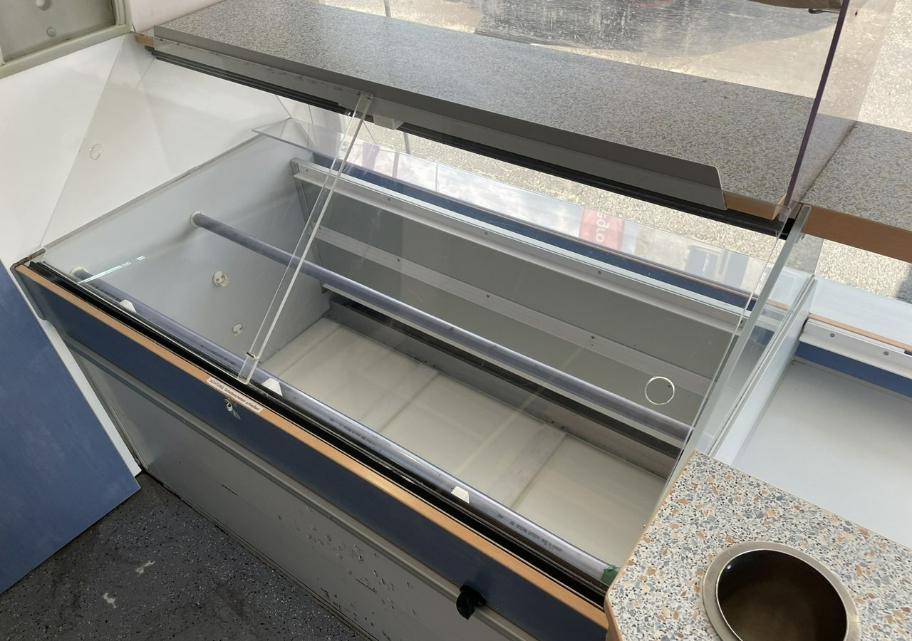 Opel Vivaro Autosklep pieczywa Sklep bar Gastronomiczny Food Truck Foodtruck 200 - شاحنات طعام: صور 5 Opel Vivaro Autosklep pieczywa Sklep bar Gastronomiczny Food Truck Foodtruck 200 - شاحنات طعام: صور 5
