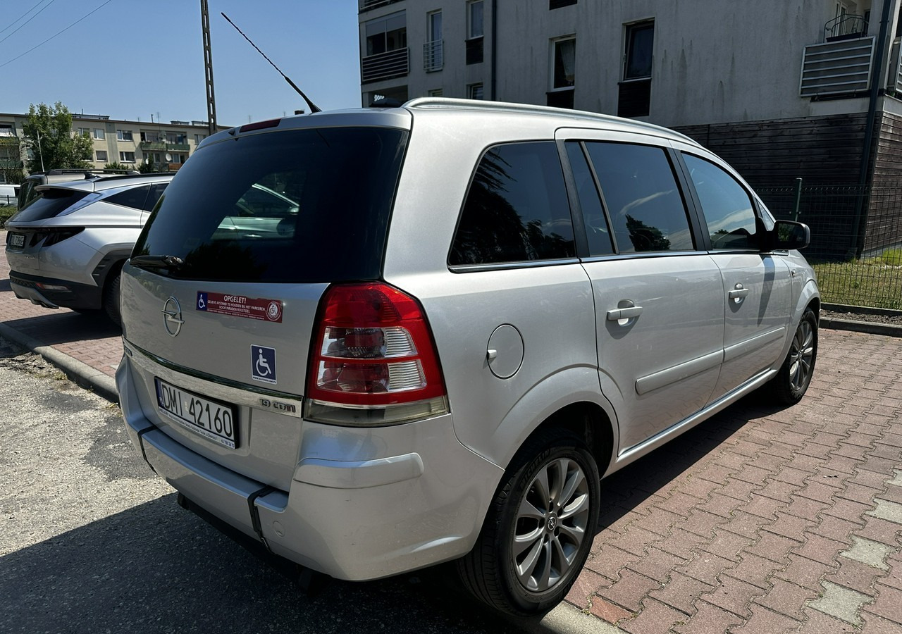Opel Zafira B Opel Zafira do przewozu osób Niepełnosprawnych inwalida rampa - سيارة: صور 2 Opel Zafira B Opel Zafira do przewozu osób Niepełnosprawnych inwalida rampa - سيارة: صور 2