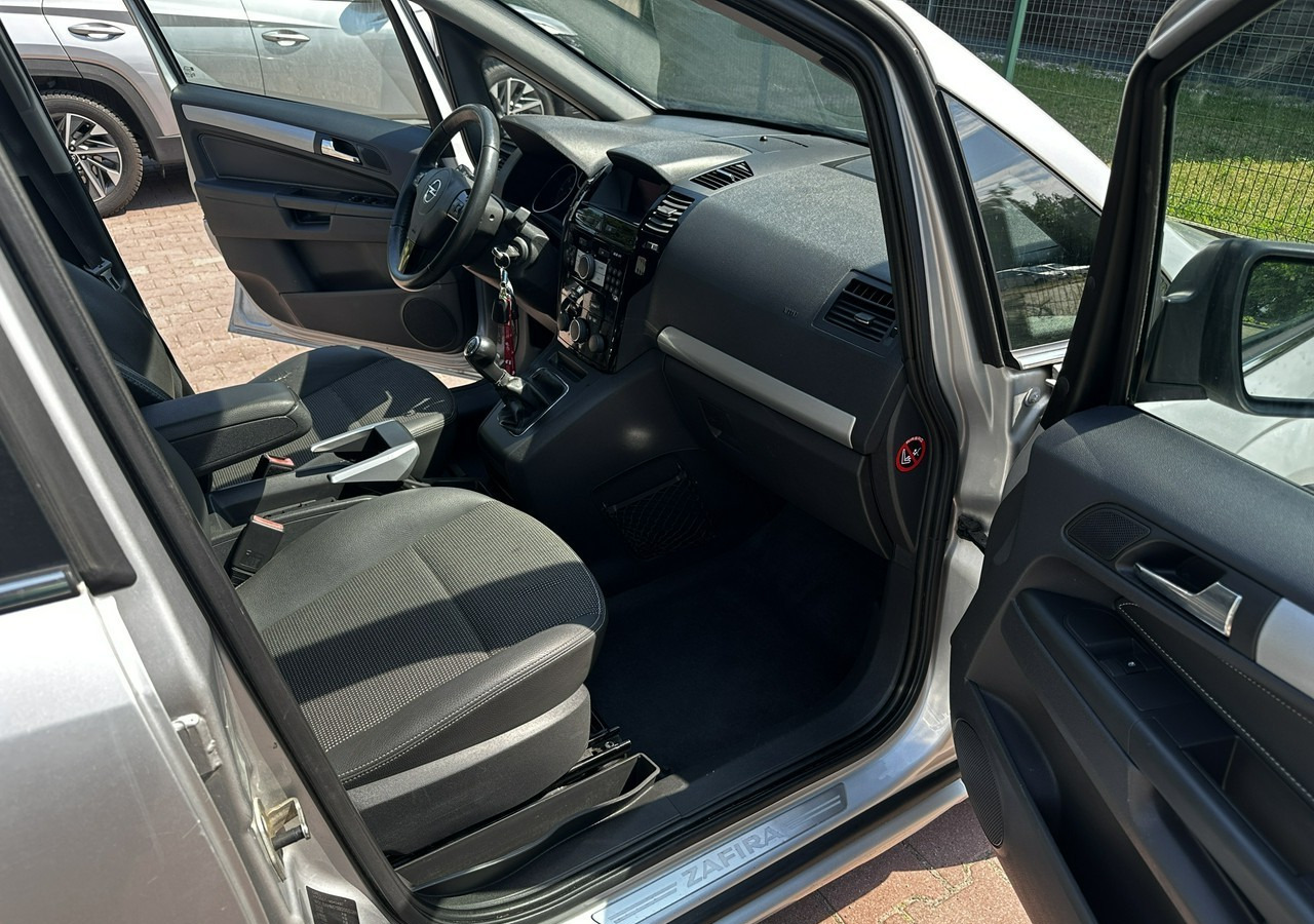 Opel Zafira B Opel Zafira do przewozu osób Niepełnosprawnych inwalida rampa - سيارة: صور 4 Opel Zafira B Opel Zafira do przewozu osób Niepełnosprawnych inwalida rampa - سيارة: صور 4