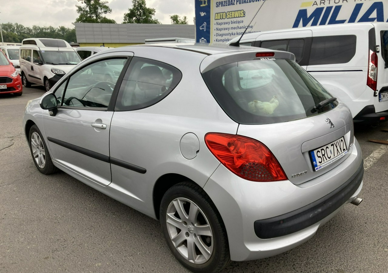 Peugeot 207 Peugeot 207 1.6HDI-16V Klima 2007 - هاتشباك: صور 4 Peugeot 207 Peugeot 207 1.6HDI-16V Klima 2007 - هاتشباك: صور 4