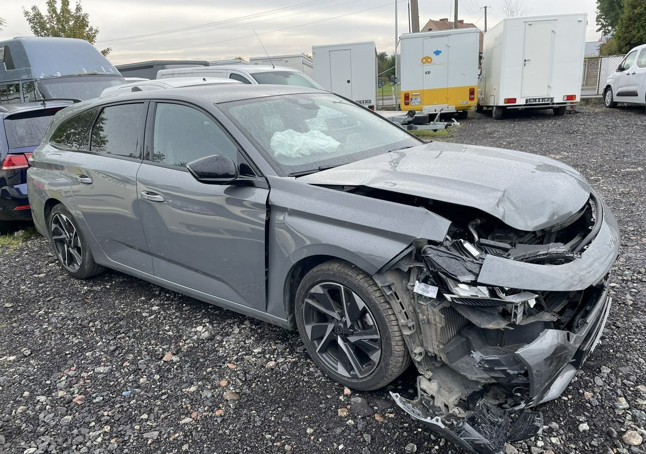 Peugeot 308 P5 Peugeot 308 1.5-131KM BlueHDi Allure Pack S&S EAT8 Salon PL 2024 - سيارة ستيشن: صور 3 Peugeot 308 P5 Peugeot 308 1.5-131KM BlueHDi Allure Pack S&S EAT8 Salon PL 2024 - سيارة ستيشن: صور 3