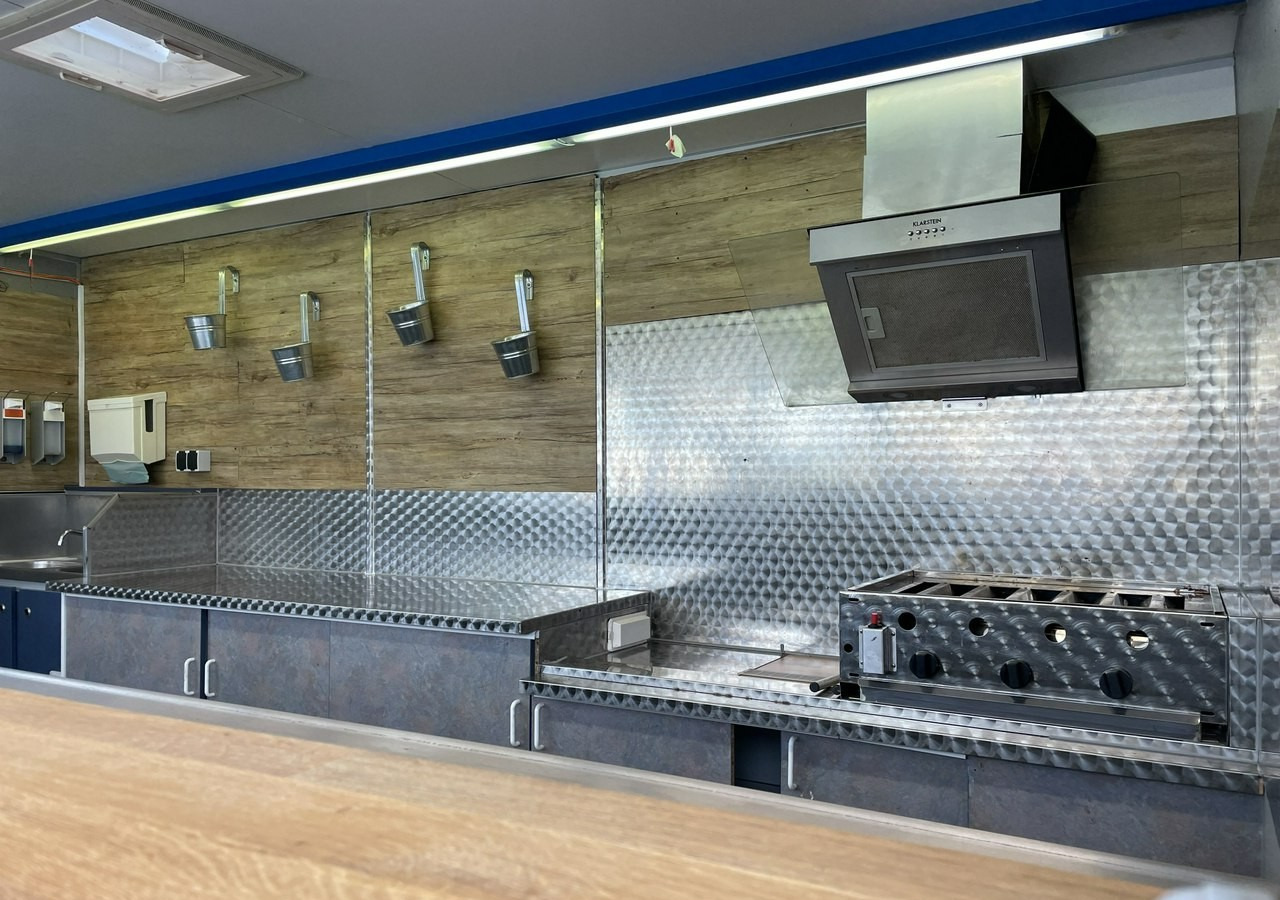 Peugeot Boxer Autosklep Gastronomiczna food truck foodtruck W-zasilanie DMC 3500 - شاحنات طعام: صور 4 Peugeot Boxer Autosklep Gastronomiczna food truck foodtruck W-zasilanie DMC 3500 - شاحنات طعام: صور 4
