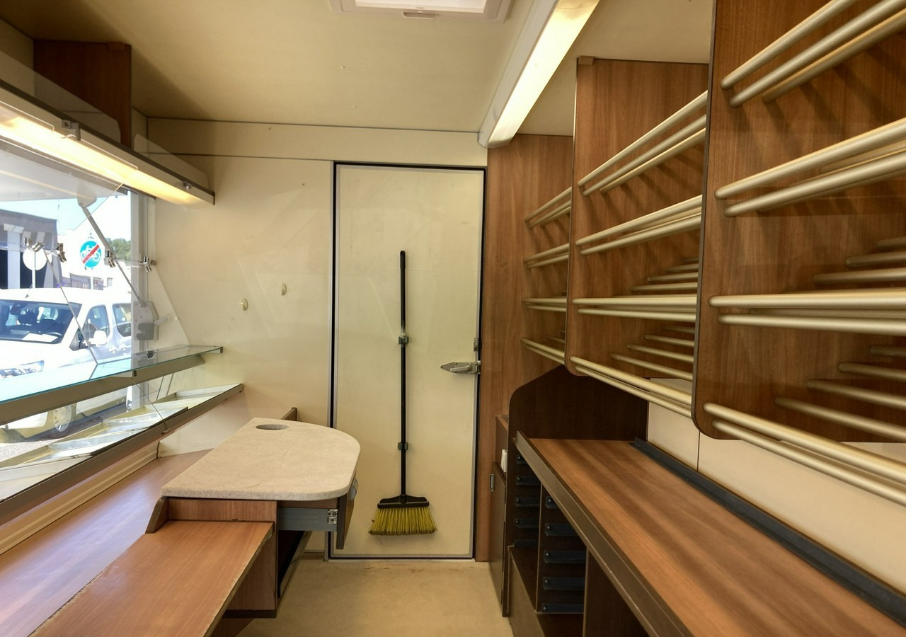 Renault Master Autosklep pieczywa Gastronomiczny Food Truck Foodtruck sklep BORCO20 - شاحنات طعام: صور 3 Renault Master Autosklep pieczywa Gastronomiczny Food Truck Foodtruck sklep BORCO20 - شاحنات طعام: صور 3