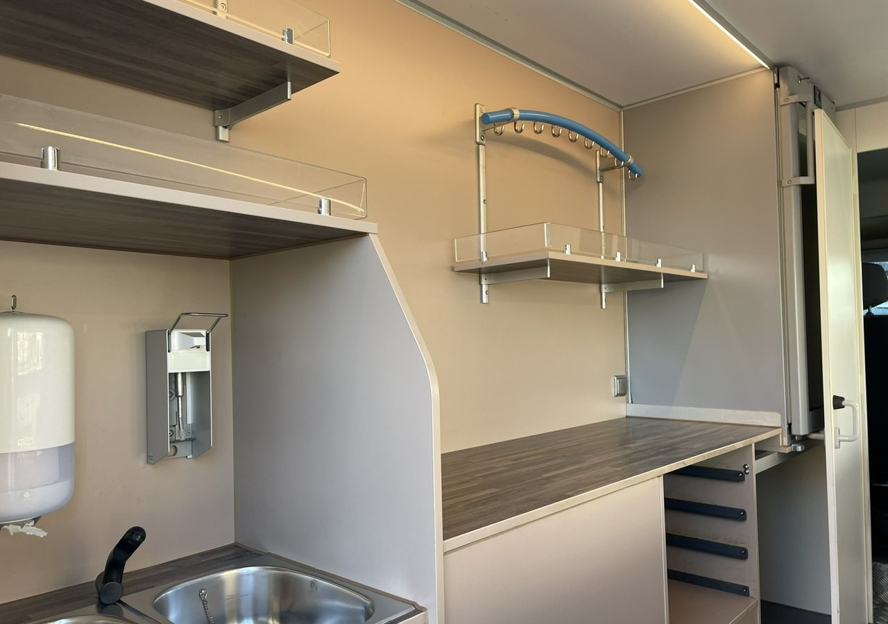 شاحنات طعام Renault Master Autosklep wędlin Gastronomiczny Food Truck Foodtruck Sklep Borco 201: صور 13 شاحنات طعام Renault Master Autosklep wędlin Gastronomiczny Food Truck Foodtruck Sklep Borco 201: صور 13