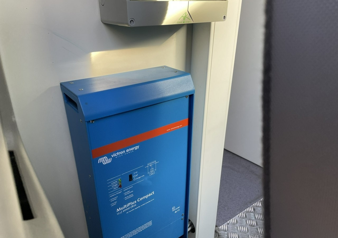 شاحنات طعام Renault Master Autosklep wędlin Gastronomiczny Food Truck Foodtruck Sklep Borco 201: صور 11 شاحنات طعام Renault Master Autosklep wędlin Gastronomiczny Food Truck Foodtruck Sklep Borco 201: صور 11