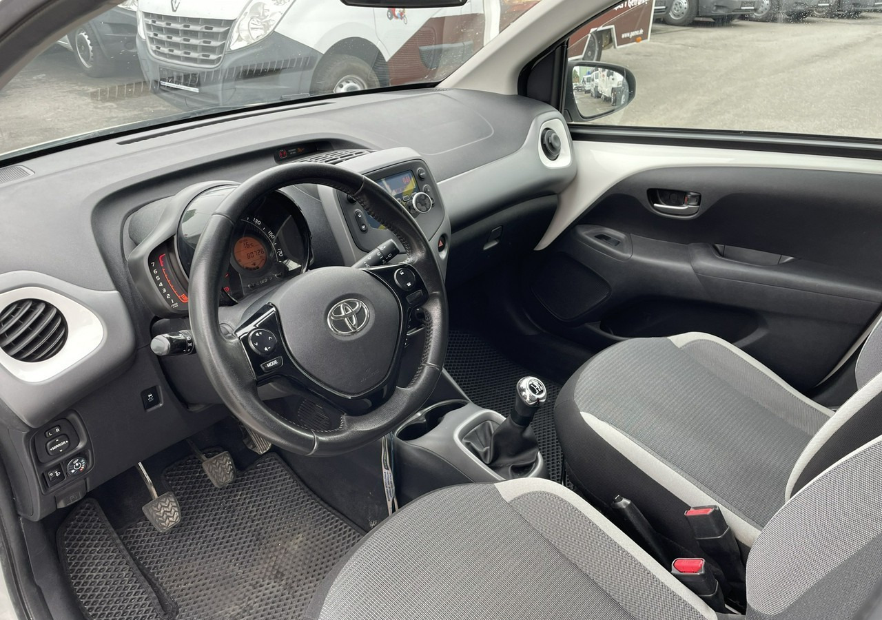 Toyota Aygo II Toyota Aygo 1.0 VVT-i JBL Edition bezyna+LPG Salon PL 2020 - هاتشباك: صور 5 Toyota Aygo II Toyota Aygo 1.0 VVT-i JBL Edition bezyna+LPG Salon PL 2020 - هاتشباك: صور 5