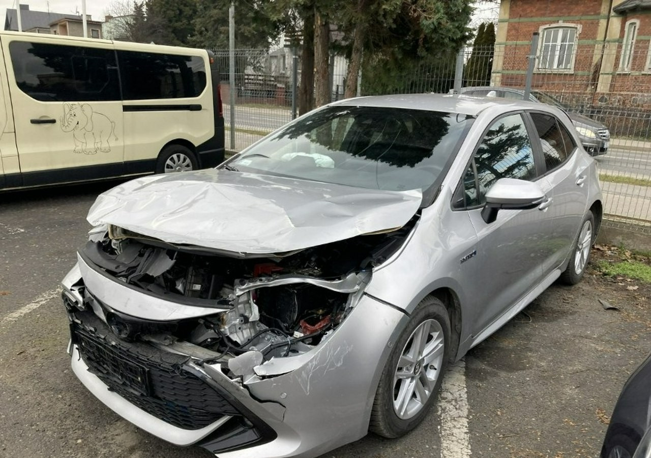 Toyota Corolla XII Corolla 1.8 Hybrid 102KM Comfort Salon PL 2020 - هاتشباك: صور 3 Toyota Corolla XII Corolla 1.8 Hybrid 102KM Comfort Salon PL 2020 - هاتشباك: صور 3