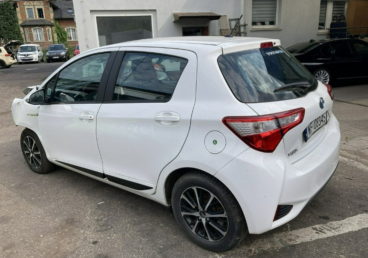 Toyota Yaris III Toyota Yaris Hybrid 1.5 VVT-i Y20 Model 2019 Salon PL - هاتشباك: صور 4 Toyota Yaris III Toyota Yaris Hybrid 1.5 VVT-i Y20 Model 2019 Salon PL - هاتشباك: صور 4