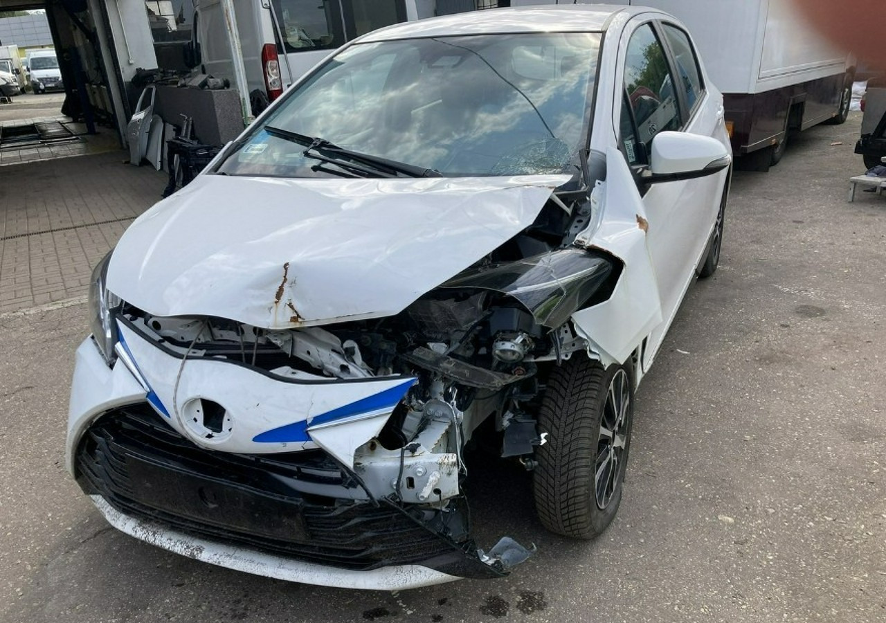 Toyota Yaris III Toyota Yaris Hybrid 1.5 VVT-i Y20 Model 2019 Salon PL - هاتشباك: صور 2 Toyota Yaris III Toyota Yaris Hybrid 1.5 VVT-i Y20 Model 2019 Salon PL - هاتشباك: صور 2
