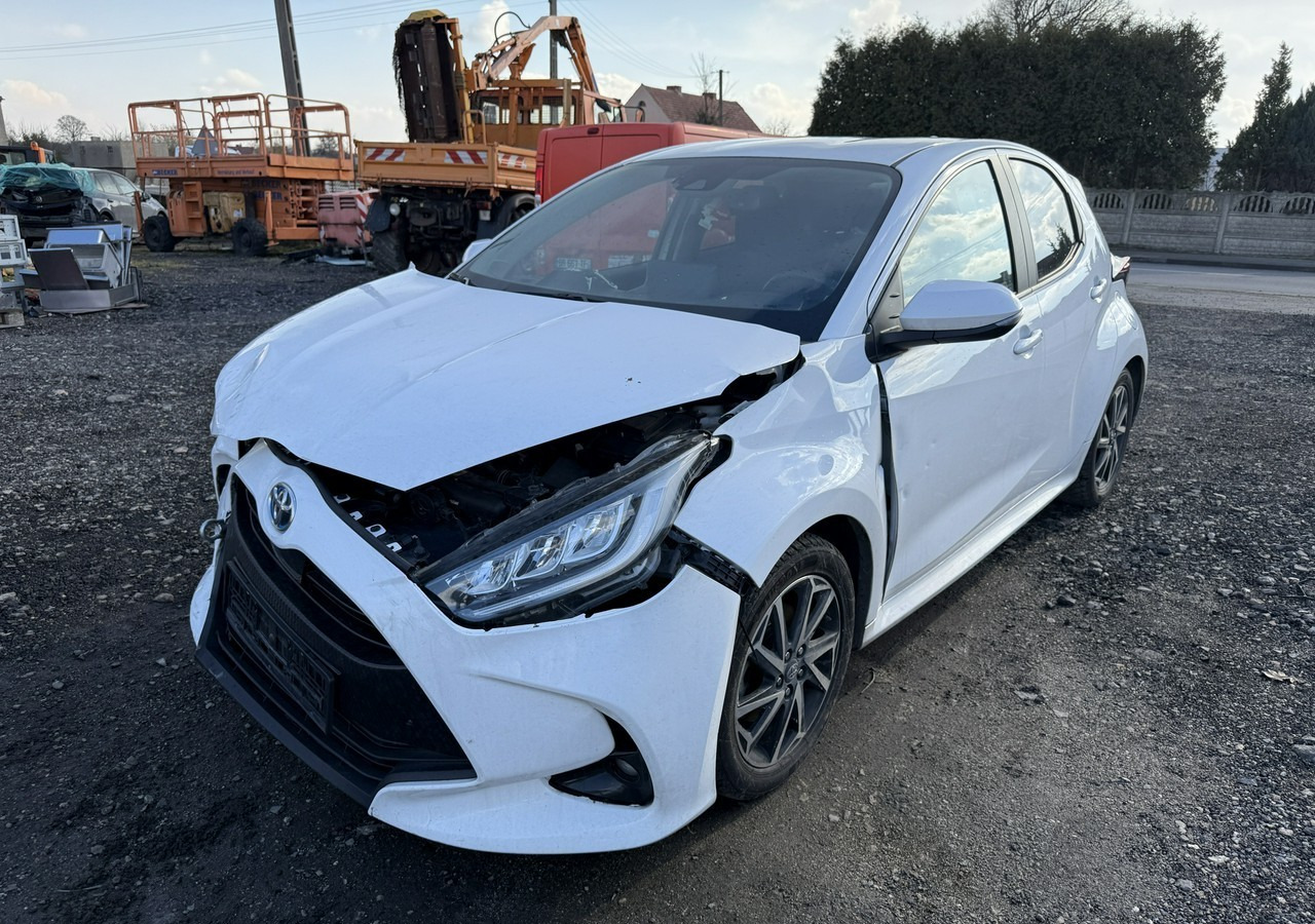 Toyota Yaris IV Toyota Yaris Hybrid 1.5 Active Salon PL 2023 FV 23% - هاتشباك: صور 3 Toyota Yaris IV Toyota Yaris Hybrid 1.5 Active Salon PL 2023 FV 23% - هاتشباك: صور 3