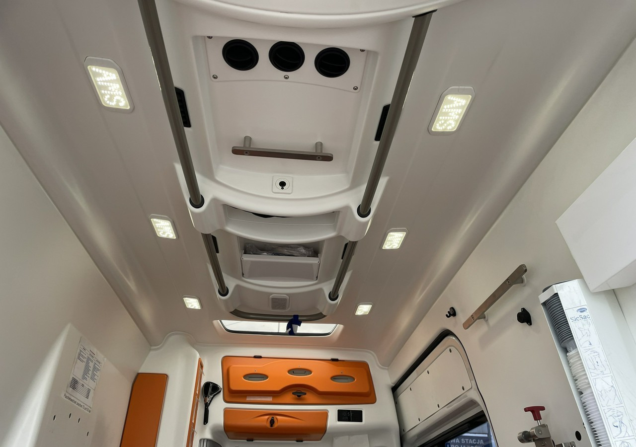 سيارة إسعاف Volkswagen Crafter Crafter 2.0-163KM Karetka Ambulans Wyposażony Model 2016: صور 7