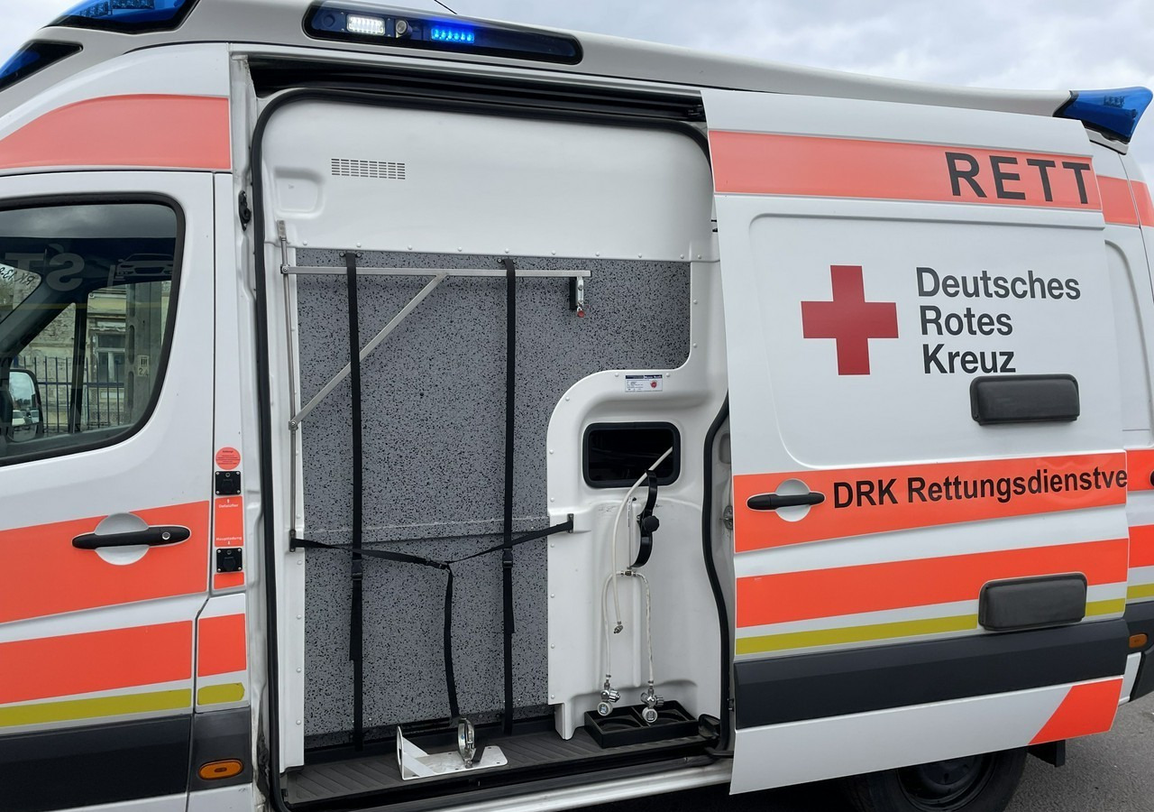 سيارة إسعاف Volkswagen Crafter Crafter 2.0-163KM Karetka Ambulans Wyposażony Model 2016: صور 19