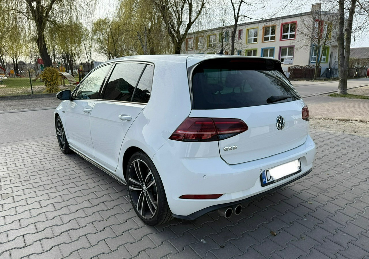 Volkswagen Golf VII GTD 2.0TDI 184KM FullLed Navi Klimatronik ACC Asystenci - سيارة: صور 3 Volkswagen Golf VII GTD 2.0TDI 184KM FullLed Navi Klimatronik ACC Asystenci - سيارة: صور 3