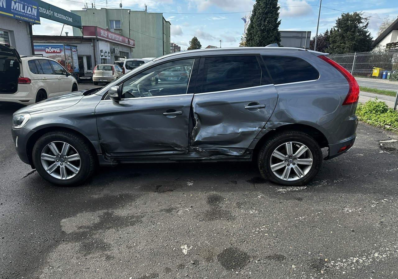Volvo XC60 I Volvo XC 60 D4AWD Bogate wyposażenie 2017 - سيارة دفع رباعي: صور 4 Volvo XC60 I Volvo XC 60 D4AWD Bogate wyposażenie 2017 - سيارة دفع رباعي: صور 4