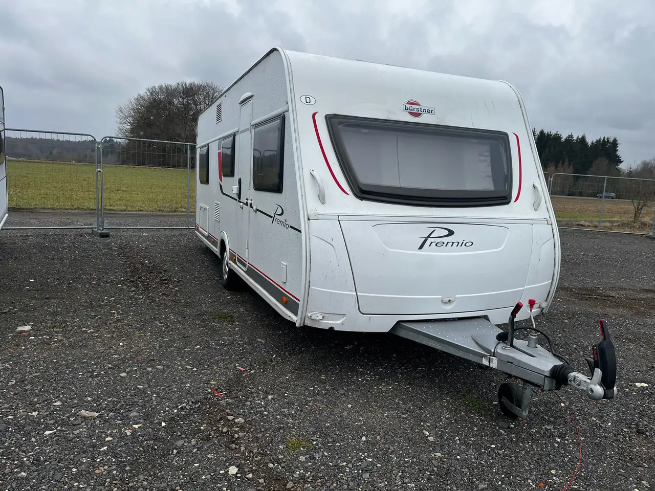 Bürstner Premio 530 TL Mover Dachklimaanlage Einzelbetten - كرفان سحب: صور 1 Bürstner Premio 530 TL Mover Dachklimaanlage Einzelbetten - كرفان سحب: صور 1