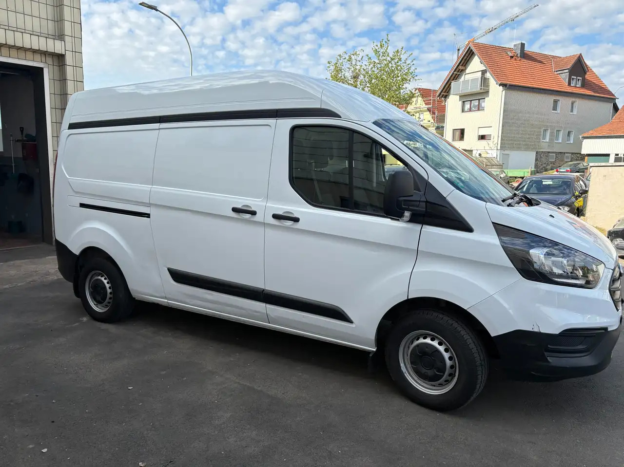 Ford Transit Custom 300 L2 H2 Motorschaden - فان: صور 3 Ford Transit Custom 300 L2 H2 Motorschaden - فان: صور 3