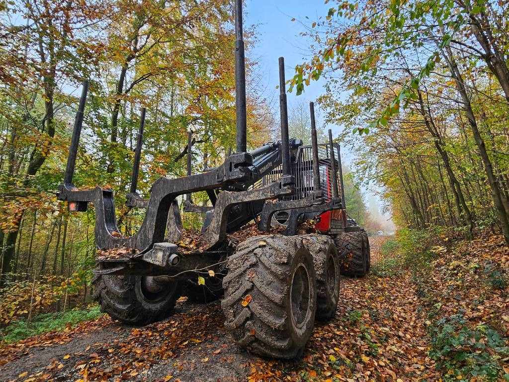 Komatsu 875 - شاحنات نقل الأخشاب في الغابات: صور 5 Komatsu 875 - شاحنات نقل الأخشاب في الغابات: صور 5