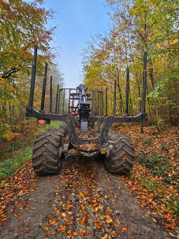 Komatsu 875 - شاحنات نقل الأخشاب في الغابات: صور 4 Komatsu 875 - شاحنات نقل الأخشاب في الغابات: صور 4
