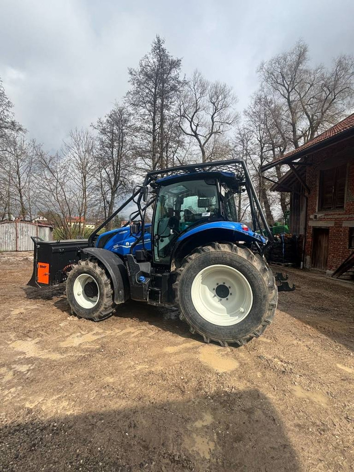 New Holland T5.110 AutoCommand - جرار أعمال الحراجة: صور 1 New Holland T5.110 AutoCommand - جرار أعمال الحراجة: صور 1