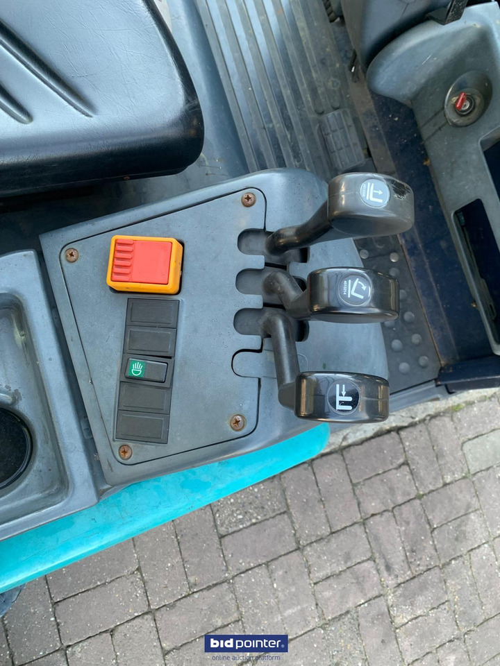 Heftruck elektrisch - 3 wiel - 1600kg! Freelift! Komatsu FB16 - 5.5 mtr. Sideshift! - رافعة شوكية كهربائية: صور 4 Heftruck elektrisch - 3 wiel - 1600kg! Freelift! Komatsu FB16 - 5.5 mtr. Sideshift! - رافعة شوكية كهربائية: صور 4