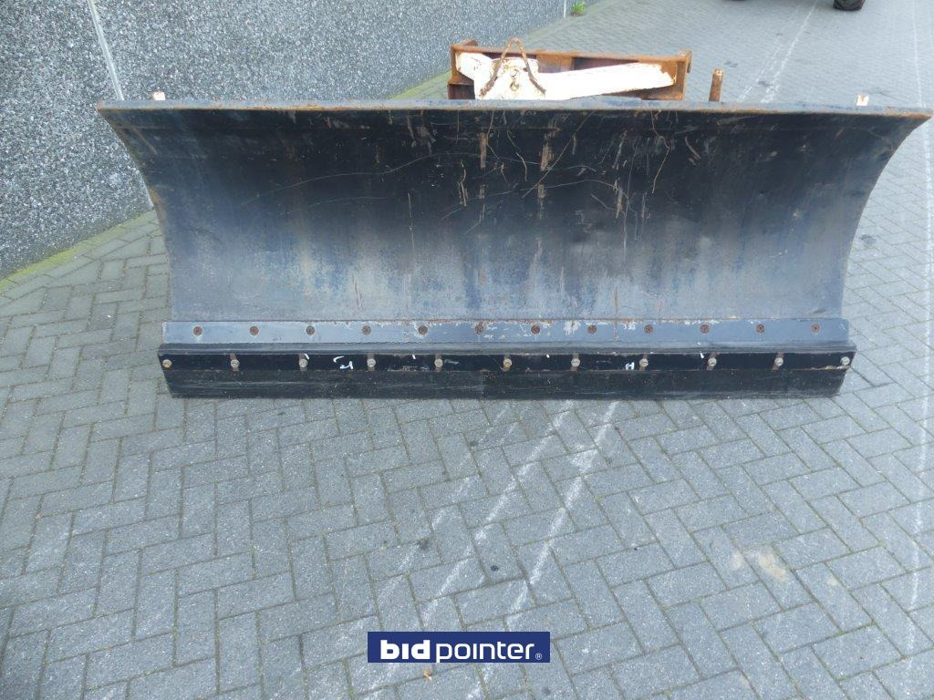 كاسحة ثلوج - سيارة بلدية Snow blade: صور 9 كاسحة ثلوج - سيارة بلدية Snow blade: صور 9