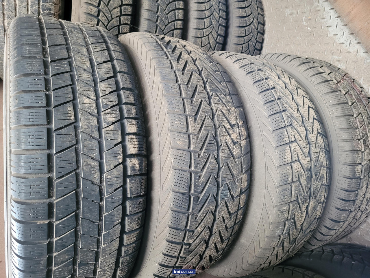 Div winterbanden met velgen 2x setje kia sorento 1x setje volvo xc 60 - عجلات - سيارة: صور 3 Div winterbanden met velgen 2x setje kia sorento 1x setje volvo xc 60 - عجلات - سيارة: صور 3