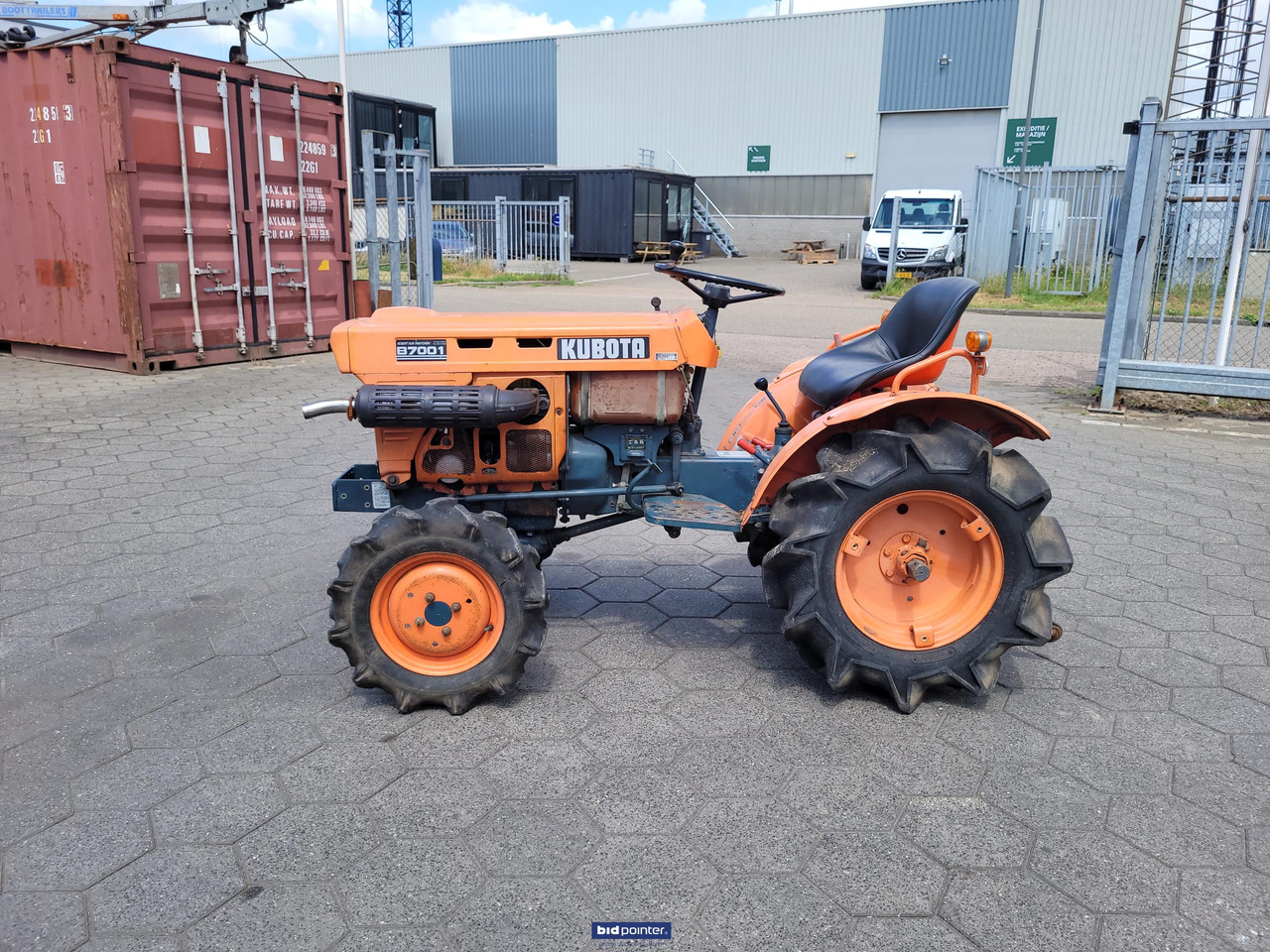 Kubota B7001 - جرار صغير: صور 3 Kubota B7001 - جرار صغير: صور 3