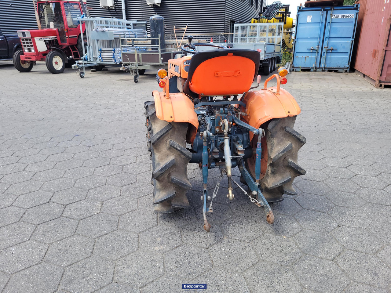 Kubota B7001 - جرار صغير: صور 5 Kubota B7001 - جرار صغير: صور 5