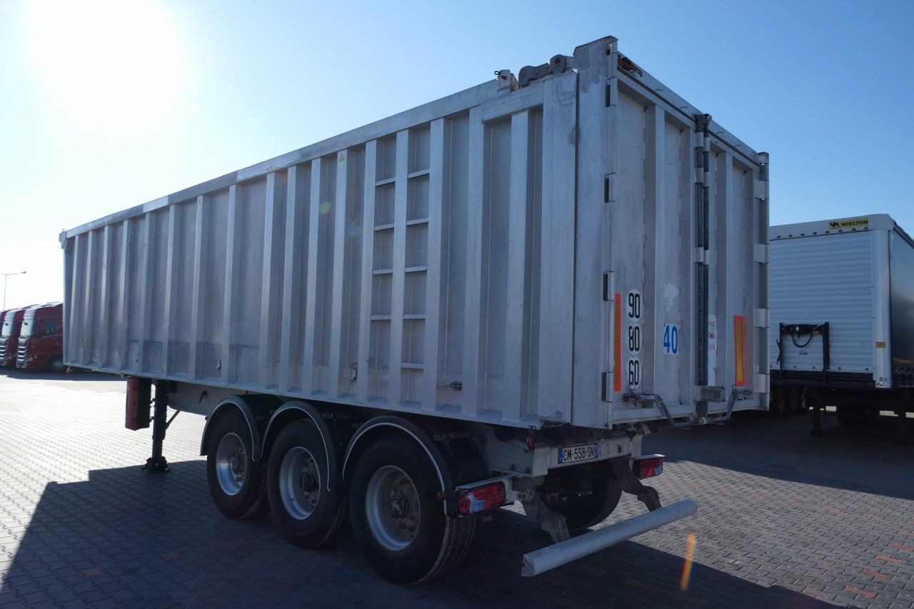 Benalu TIPPER 45 M3/WHOLE ALUMINIUM/5700 KG/FLAP-DOORS - قلابة نصف مقطورة: صور 5 Benalu TIPPER 45 M3/WHOLE ALUMINIUM/5700 KG/FLAP-DOORS - قلابة نصف مقطورة: صور 5