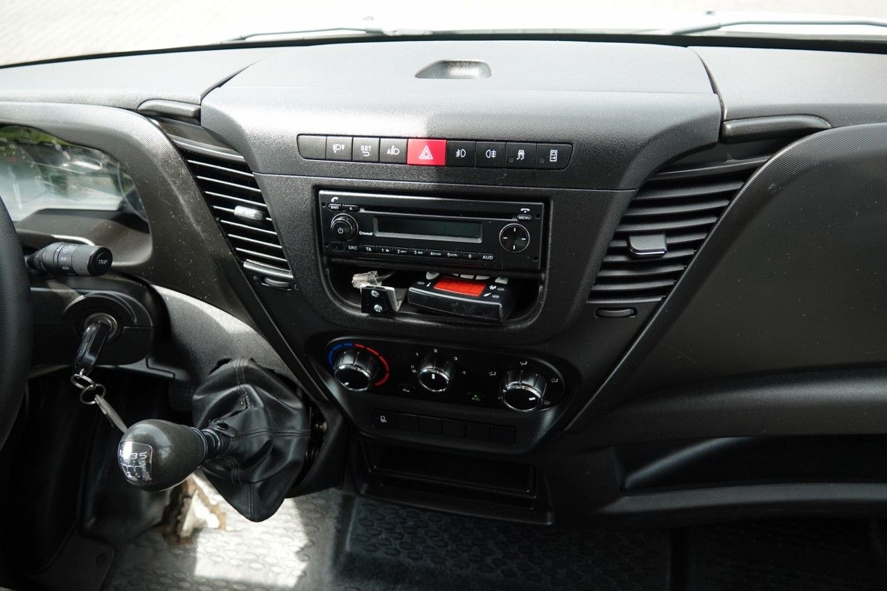 الشاحنات الصغيرة المبردة Iveco DAILY  / CHŁODNIA / AGREGAT CARIER -XARIOS 200 /: صور 12