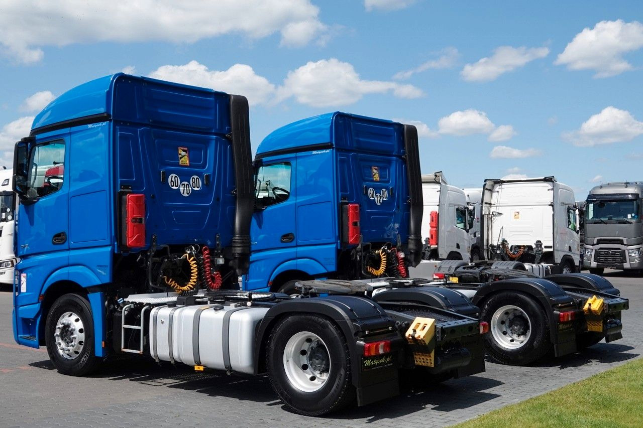 Mercedes-Benz ACTROS 1848 / MP5 / HYDRAULIKA / PEŁNY ADR / ALU - شاحنة جرار: صور 4 Mercedes-Benz ACTROS 1848 / MP5 / HYDRAULIKA / PEŁNY ADR / ALU - شاحنة جرار: صور 4
