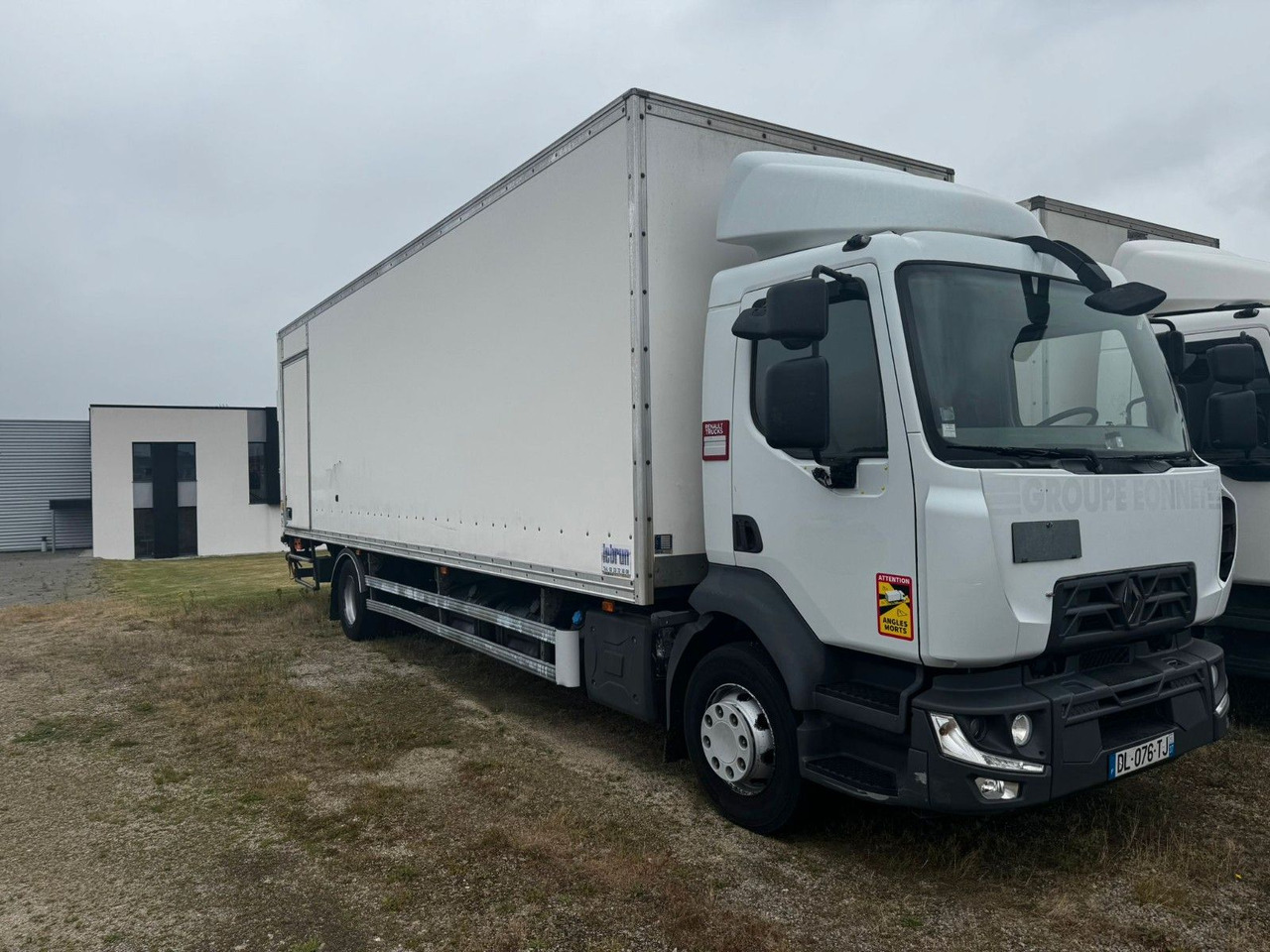 Renault D16 210 / 4x2 / KONTENER / 8.5M / WINDA DHOLLAND - بصندوق مغلق شاحنة: صور 1 Renault D16 210 / 4x2 / KONTENER / 8.5M / WINDA DHOLLAND - بصندوق مغلق شاحنة: صور 1