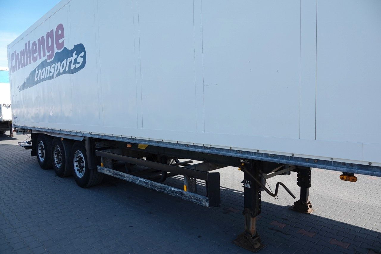 Schmitz Cargobull KONTENER KOFFER / WINDA MBB / SAF / SPROWADZONA - مبردة نصف مقطورة: صور 5 Schmitz Cargobull KONTENER KOFFER / WINDA MBB / SAF / SPROWADZONA - مبردة نصف مقطورة: صور 5