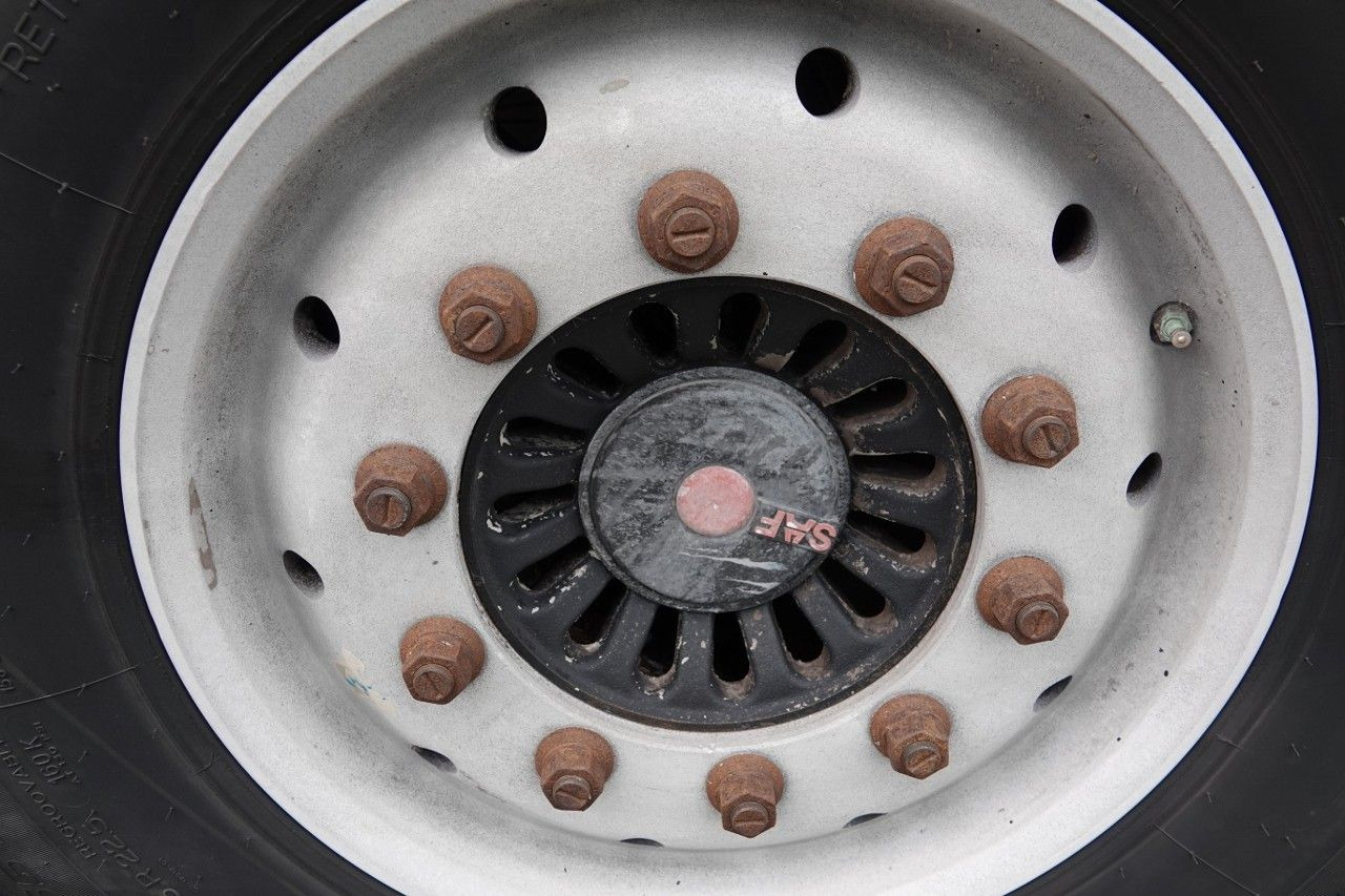 بلكر Spitzer CEMENTONACZEPA / 37 000 L / SILOS / 3 KOMORY / O: صور 18 بلكر Spitzer CEMENTONACZEPA / 37 000 L / SILOS / 3 KOMORY / O: صور 18