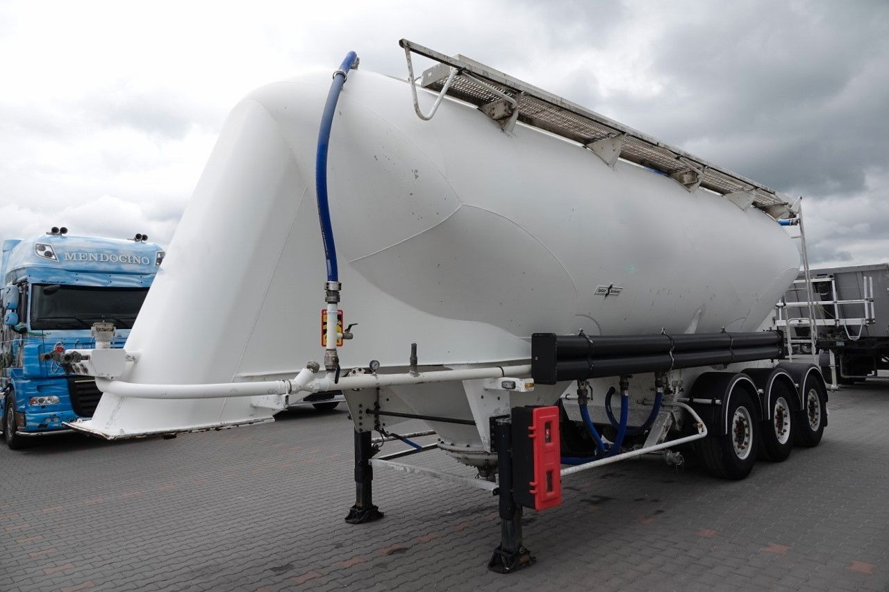 Spitzer CEMENTONACZEPA / 37 000 L / SILOS / 3 KOMORY - بلكر: صور 3 Spitzer CEMENTONACZEPA / 37 000 L / SILOS / 3 KOMORY - بلكر: صور 3
