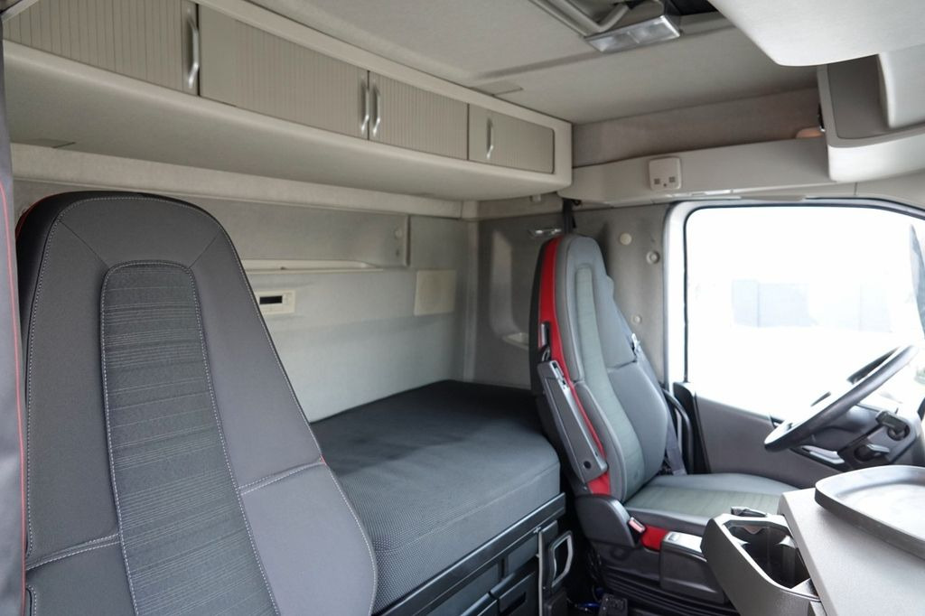 شاحنة جرار Volvo FH 460 / NISKA KABINA / 2018 YEAR / SPROWADZONY: صور 17