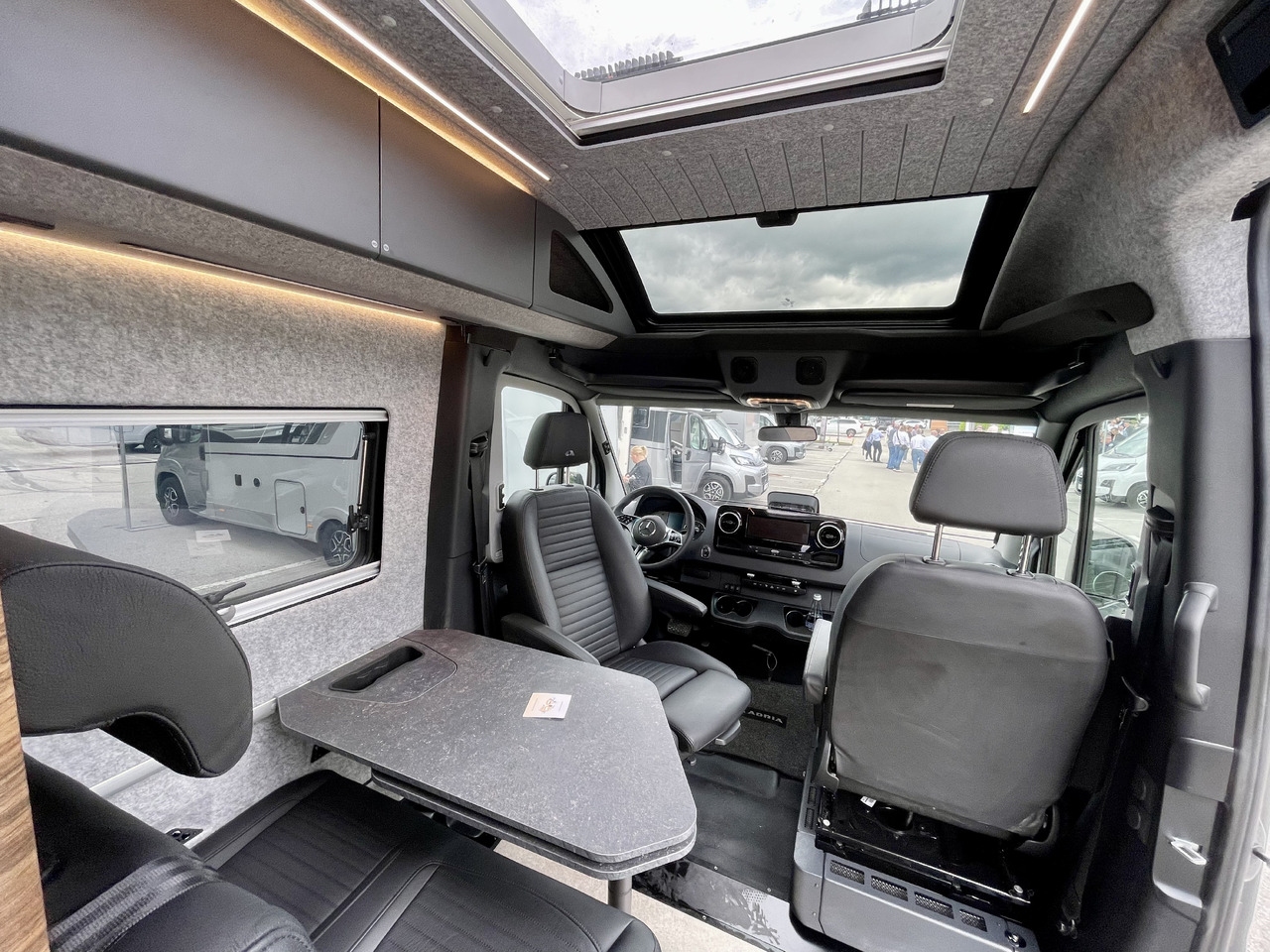 ADRIA Super Twin 600 SP - كرفان فان: صور 5 ADRIA Super Twin 600 SP - كرفان فان: صور 5