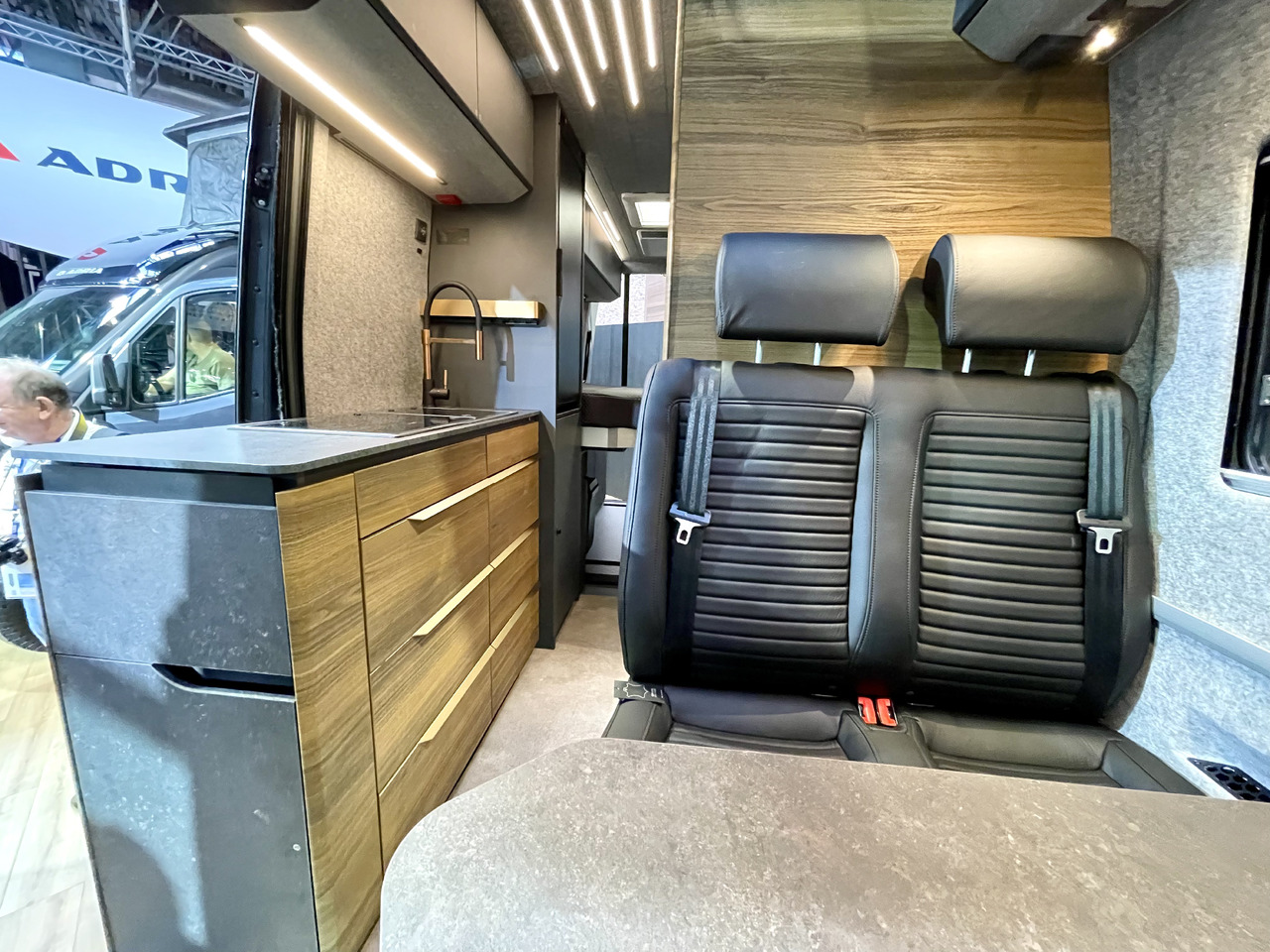 ADRIA Super Twin 700 SGX - كرفان فان: صور 4 ADRIA Super Twin 700 SGX - كرفان فان: صور 4