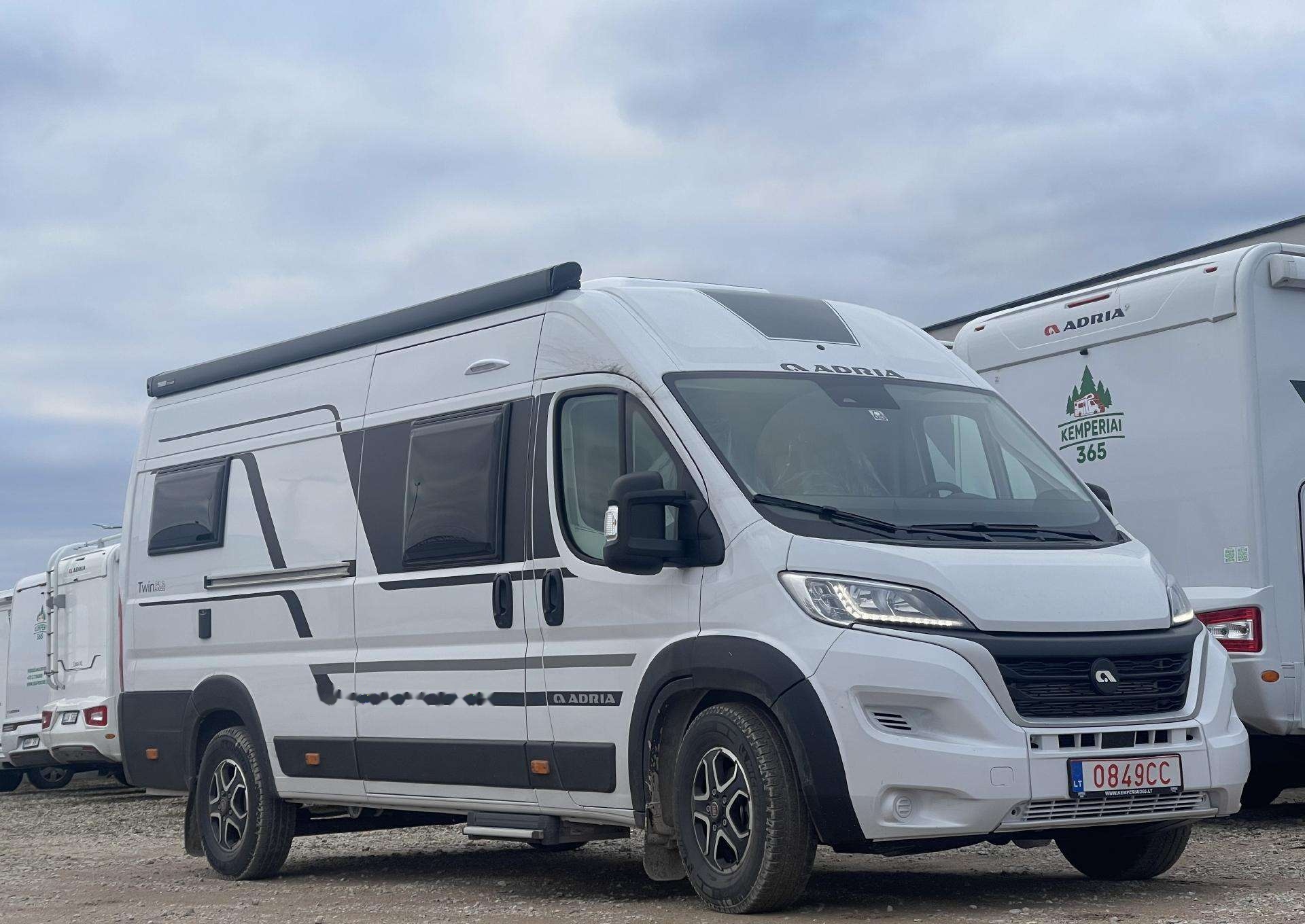 ADRIA Twin Axess 640SL - كرفان فان: صور 2 ADRIA Twin Axess 640SL - كرفان فان: صور 2