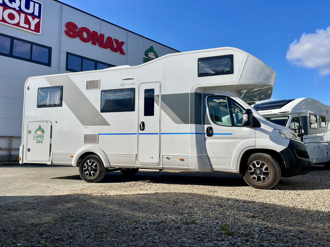 SUN LIVING A 75DP - موتر هوم سقف عالي: صور 2 SUN LIVING A 75DP - موتر هوم سقف عالي: صور 2