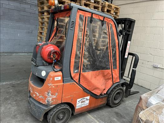 Toyota 8FGF18 Forklift truck - رافعة شوكية تعمل بالغاز: صور 1 Toyota 8FGF18 Forklift truck - رافعة شوكية تعمل بالغاز: صور 1