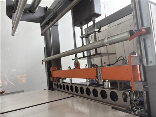 Wraps UK Easy700S Shrink sleeve wrapper - آلة التعبئة والتغليف: صور 4 Wraps UK Easy700S Shrink sleeve wrapper - آلة التعبئة والتغليف: صور 4