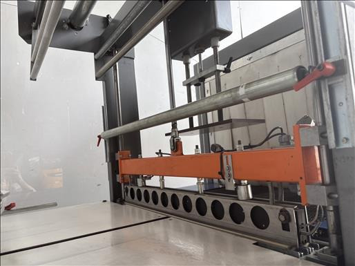 Wraps UK Easy700S Shrink sleeve wrapper - آلة التعبئة والتغليف: صور 5 Wraps UK Easy700S Shrink sleeve wrapper - آلة التعبئة والتغليف: صور 5