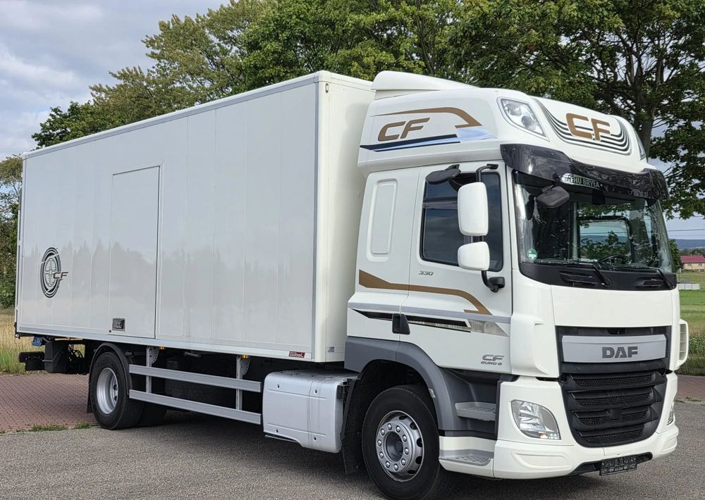 DAF CF 330/10.2017/KONTENER MEBLOWY/IZOTERMA/WINDA/18 PALET/E6/NISKI PRZEBIEG/Z NIEMIEC/JAK NOWY/DUŻY SILNIK 10 837cm3// - بصندوق مغلق شاحنة: صور 1 DAF CF 330/10.2017/KONTENER MEBLOWY/IZOTERMA/WINDA/18 PALET/E6/NISKI PRZEBIEG/Z NIEMIEC/JAK NOWY/DUŻY SILNIK 10 837cm3// - بصندوق مغلق شاحنة: صور 1