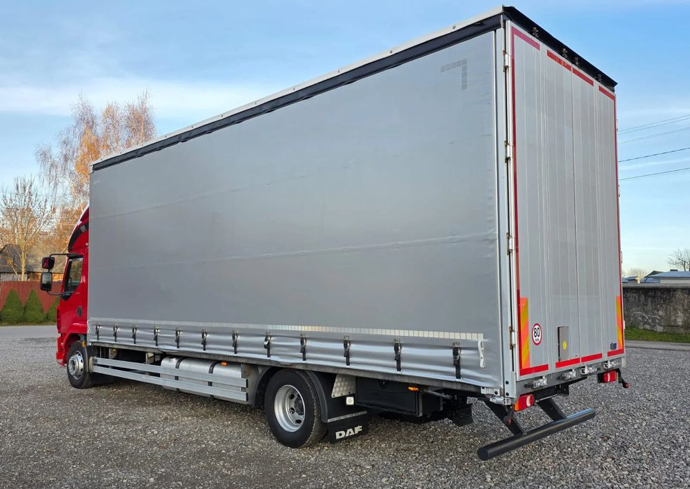 DAF LF 290 / WINDA / 16TON DMC / 3M WYSOKOŚĆ / JUMBO / FIRANKA / SYPIALKA / AUTOMAT / JEDEN WŁAŚCICIE / EURO 6 / 2017/ SPROWADZONY / 19 PALET / DUŻA ŁADOWNOŚĆ / - شاحنة ستارة: صور 4 DAF LF 290 / WINDA / 16TON DMC / 3M WYSOKOŚĆ / JUMBO / FIRANKA / SYPIALKA / AUTOMAT / JEDEN WŁAŚCICIE / EURO 6 / 2017/ SPROWADZONY / 19 PALET / DUŻA ŁADOWNOŚĆ / - شاحنة ستارة: صور 4